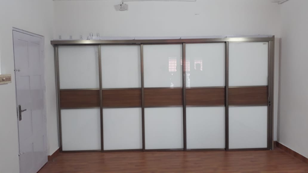 lowest-price-lacquer-glass-wardrobe-designs-in-gurgaon-gurugram-best-price-cheapest-price-glass-wardrobe-gurgaon-india